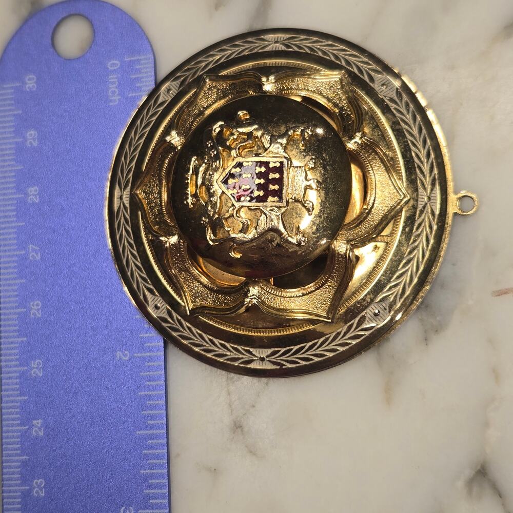 Vintage Bretagne France Heraldic Crest Medallion Pendant Gold Tone - Picture 8 of 9